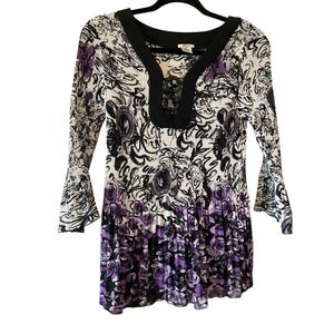 Nicola‎ Black White Floral Pleated Long; Bell Sleeve Blouse Size M